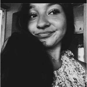 Meet your Posher, Daniela